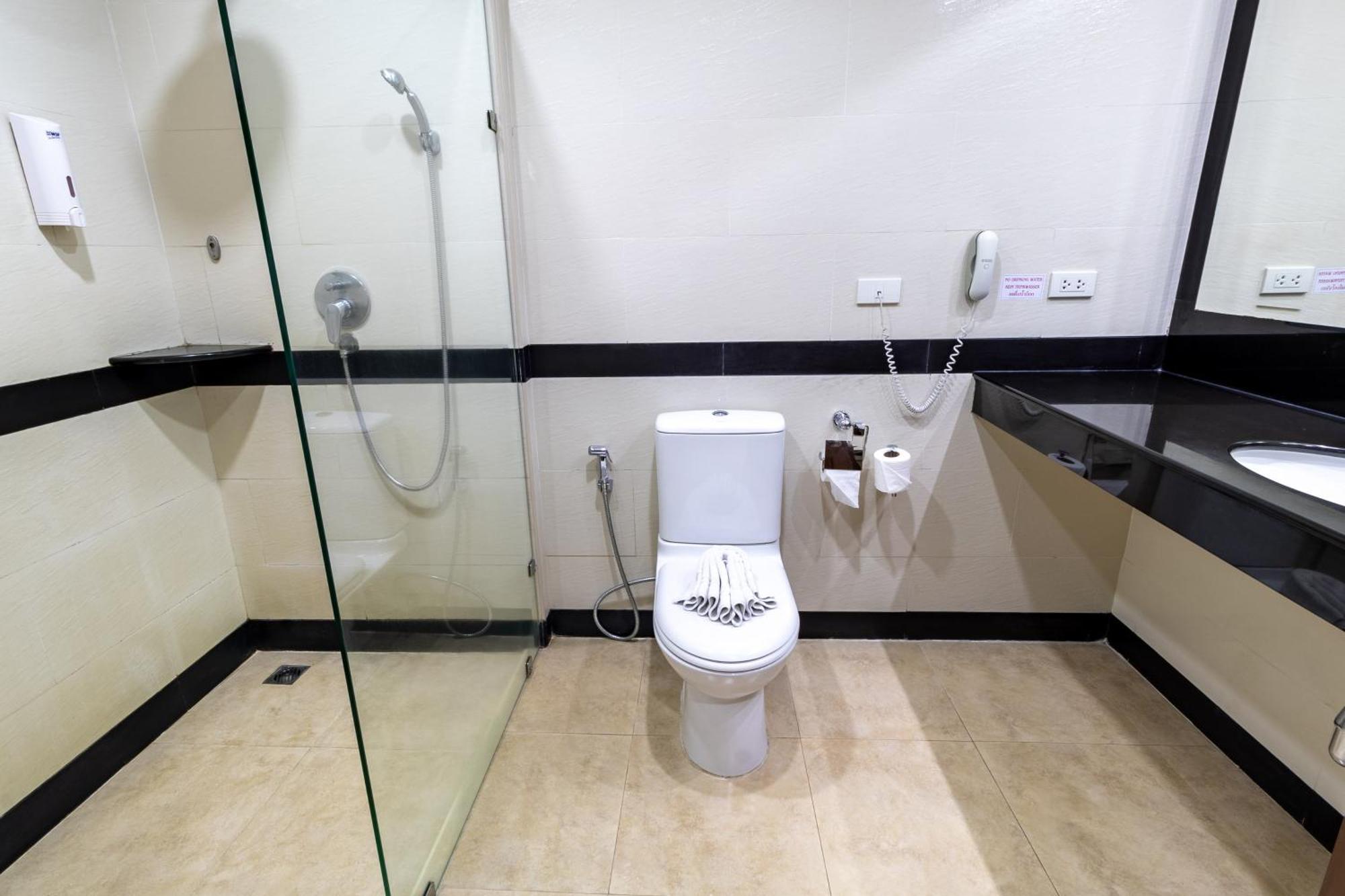 One Bedroom Apartment Pool Access Twin Bed