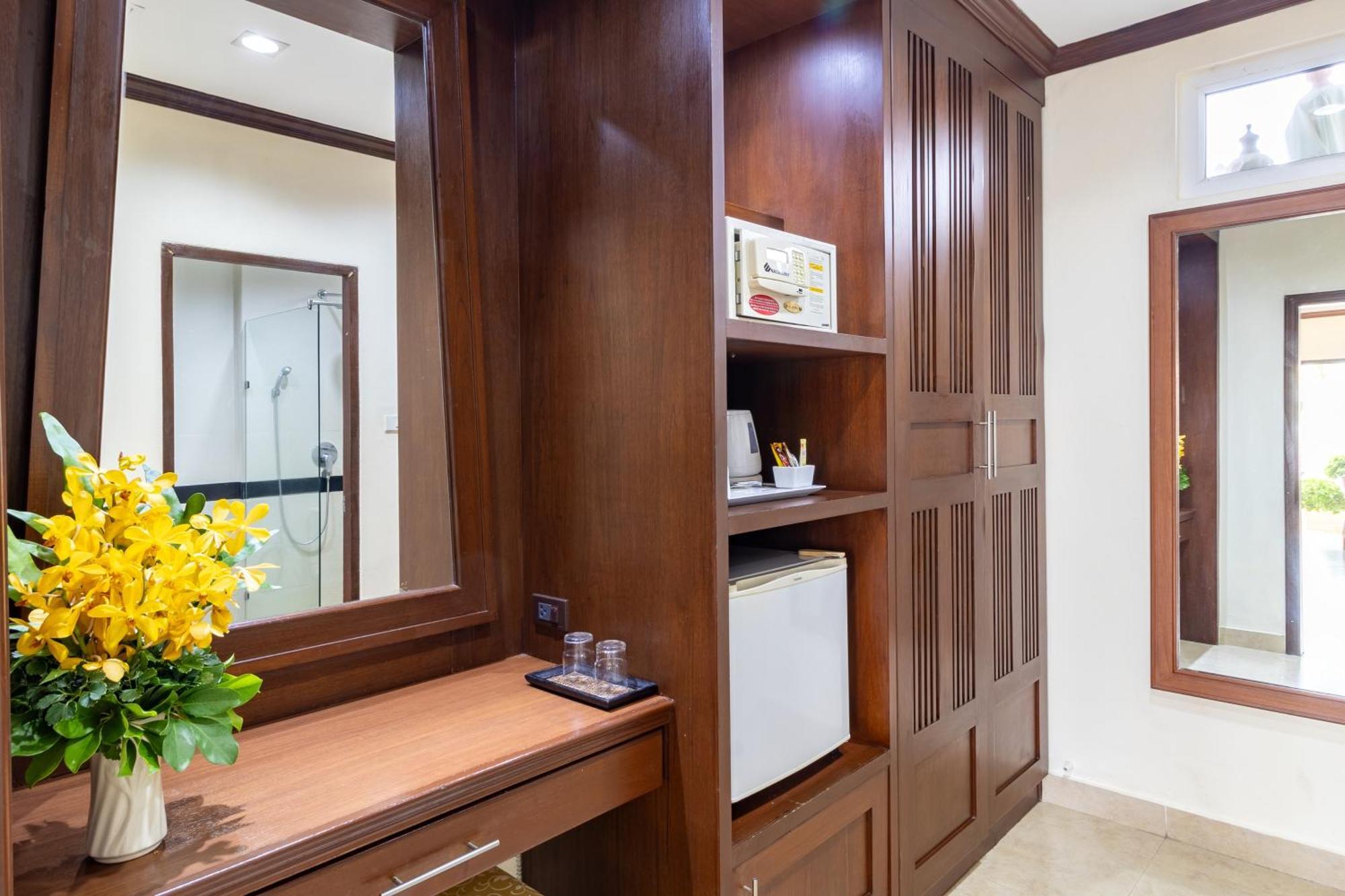 One Bedroom Apartment Pool Access Twin Bed